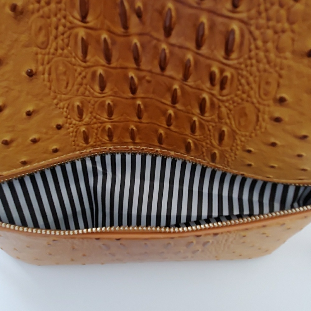 Ostrich Embossed BackPack/ Wallet Or Wrislet - Picture 6 of 8